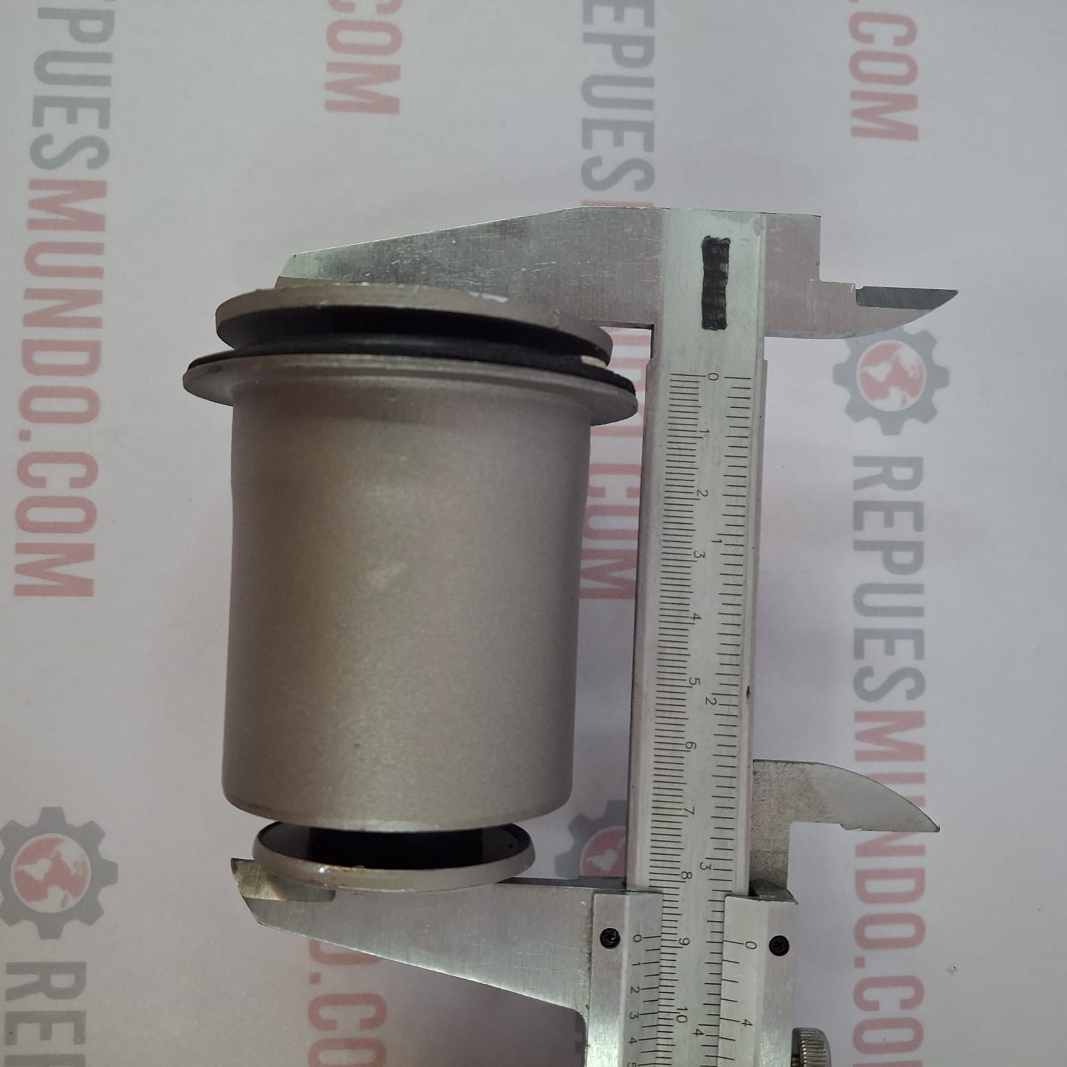 BUJE TIJERA INFERIOR TOYOTA HILUX VIGO 4X4 4X2 REVO REF 48655-0K080 MED 16X57X90 GENUINE TOYOTA - Image 2